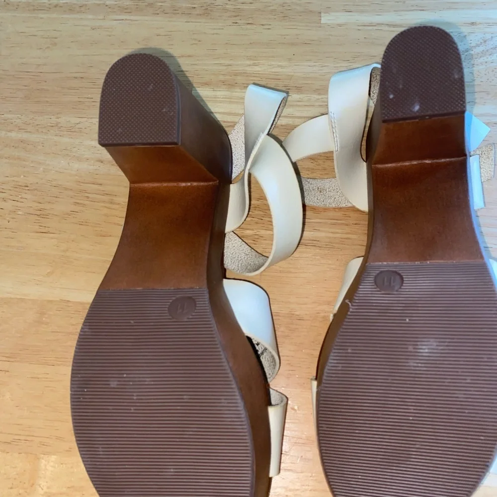 NWT Universal Thread Block heels - Picture 3 of 3